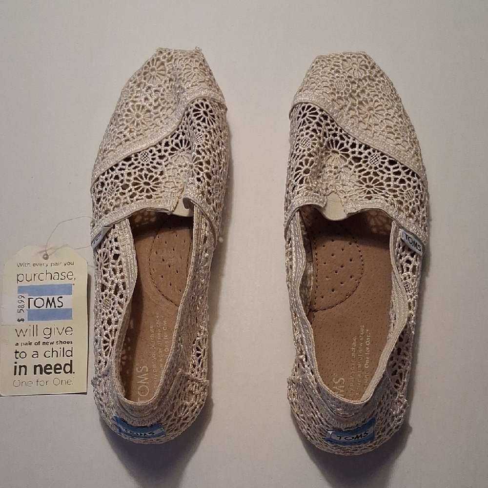 Women's TOMS Flats, 9.5, NWT